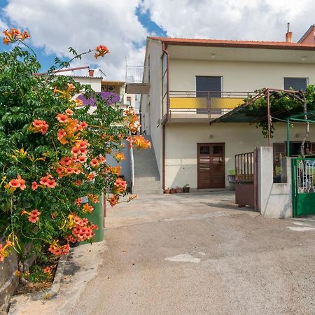 Apartment Lele Primosten Bagian luar foto