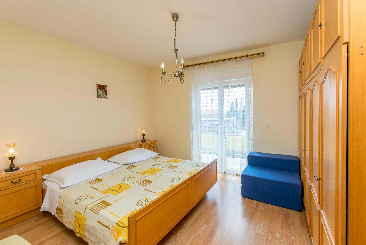 Apartment Lele Primosten Bagian luar foto