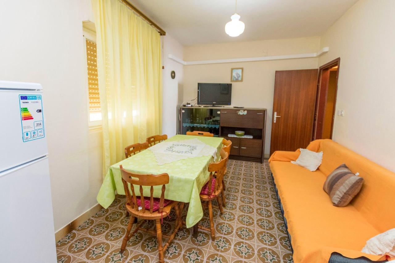 Apartment Lele Primosten Bagian luar foto